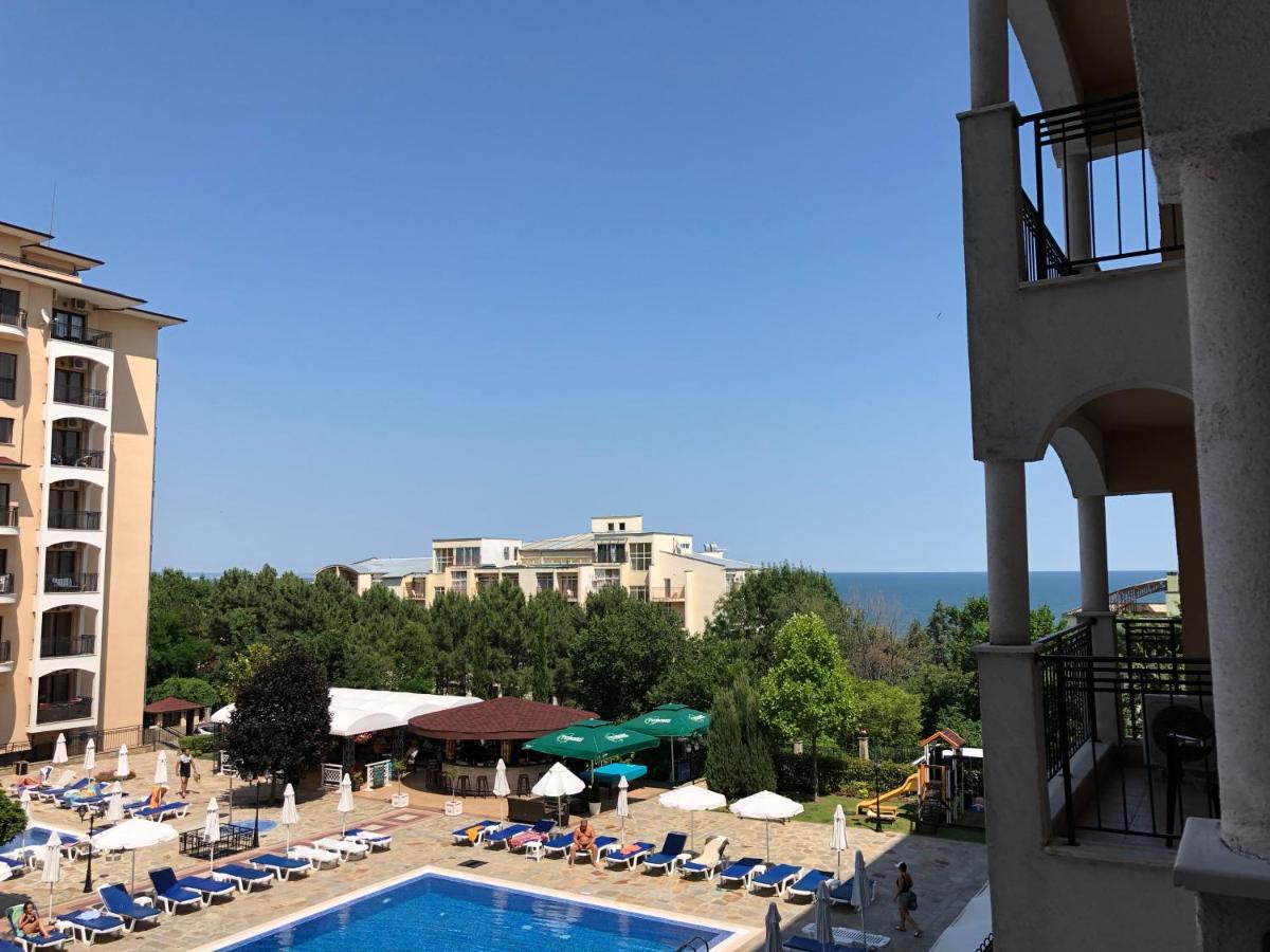 Апартамент Unilux Zlatni pjasătsi Eksteriør bilde